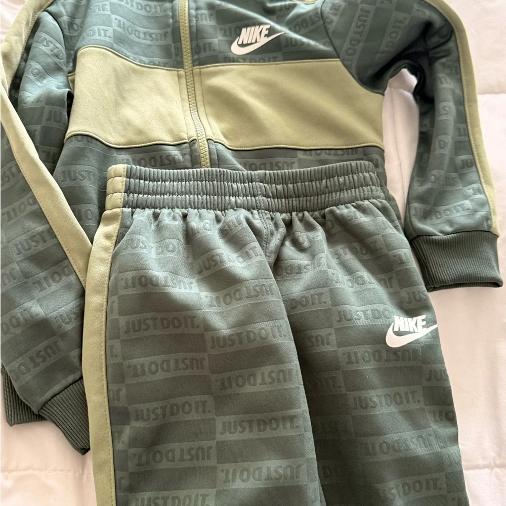 Nike Olive and Sage Tracksuit Set - Picture 4 of 6